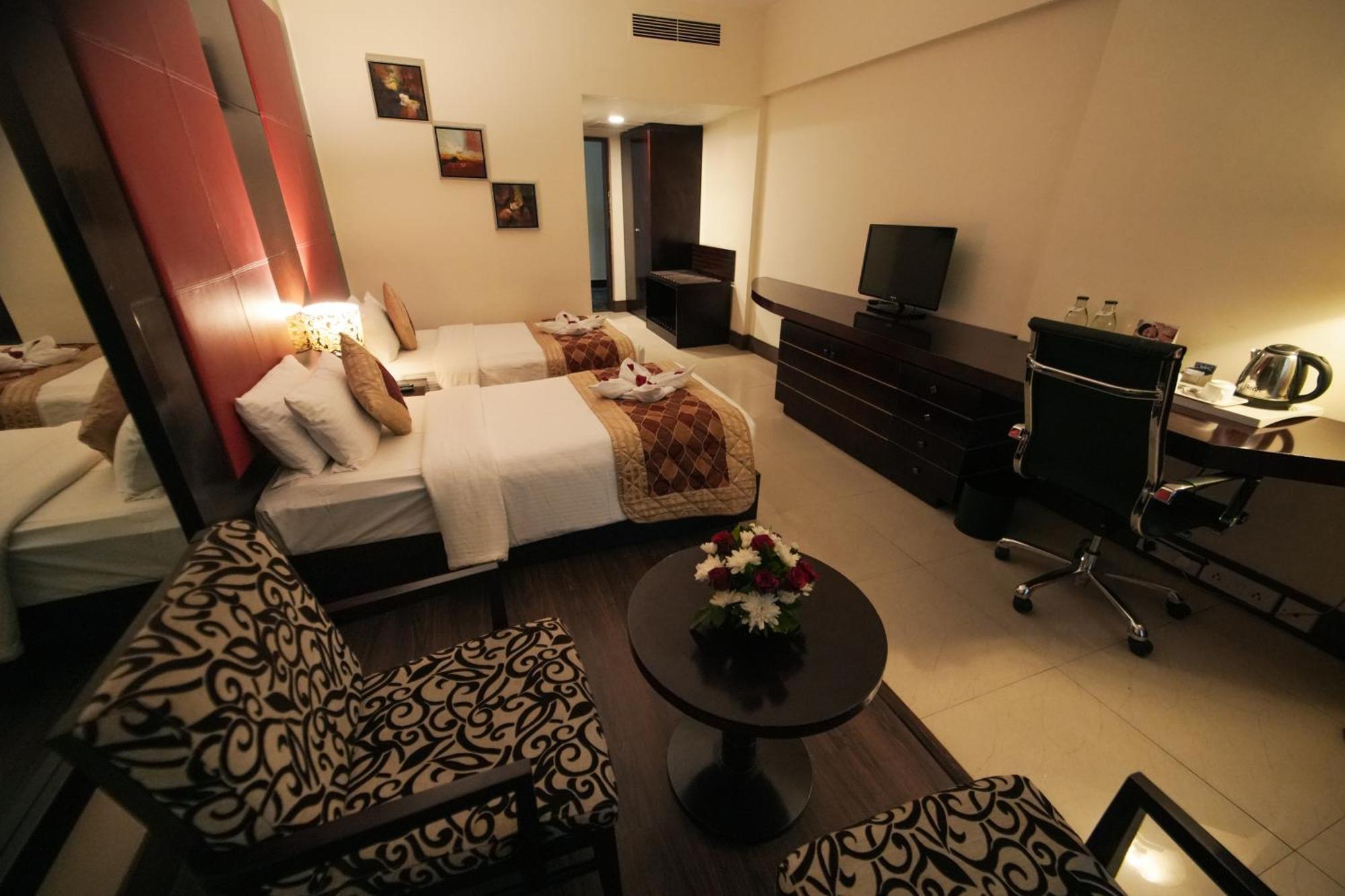 The South Park Hotel Thiruvananthapuram ภายนอก รูปภาพ