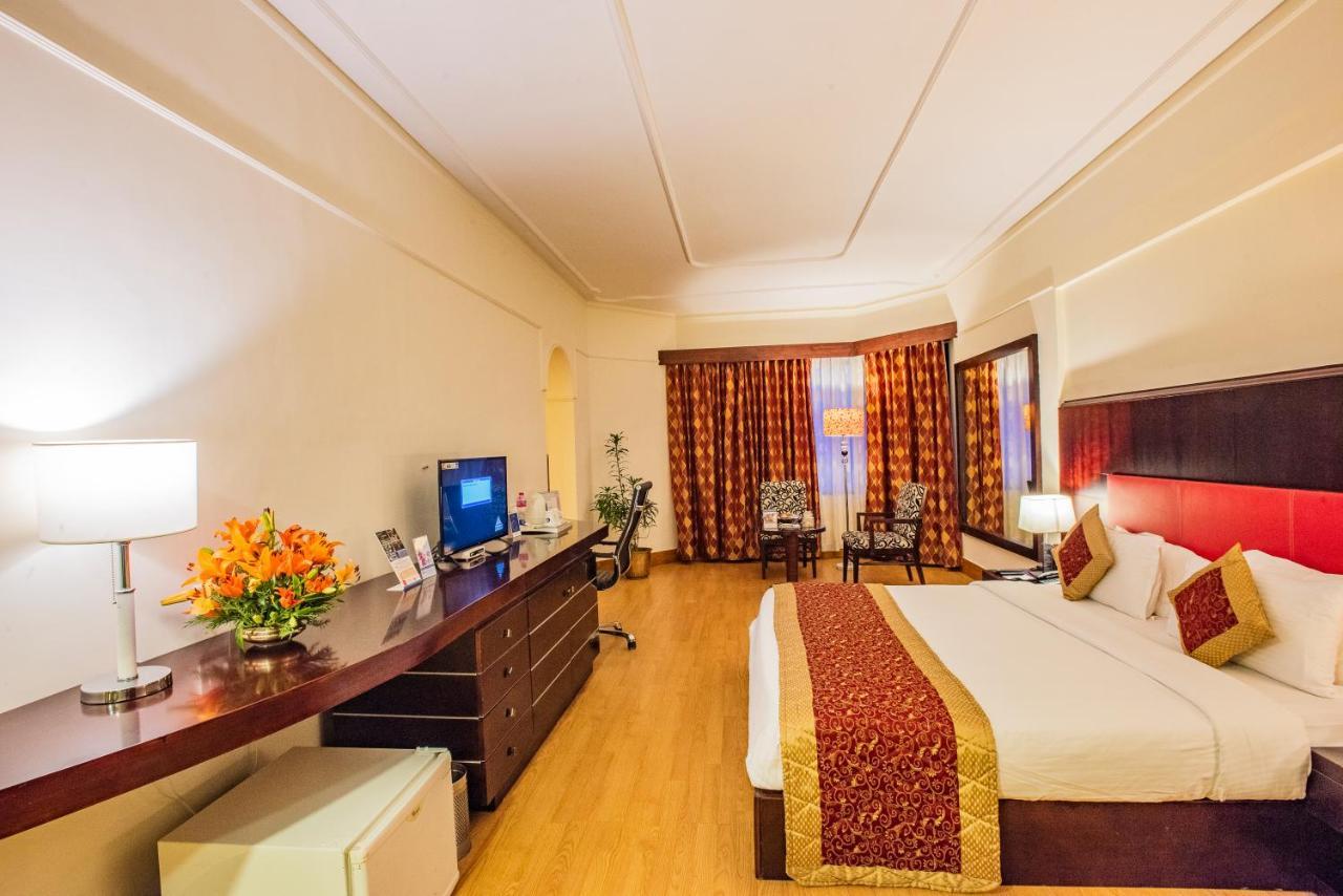 The South Park Hotel Thiruvananthapuram ภายนอก รูปภาพ