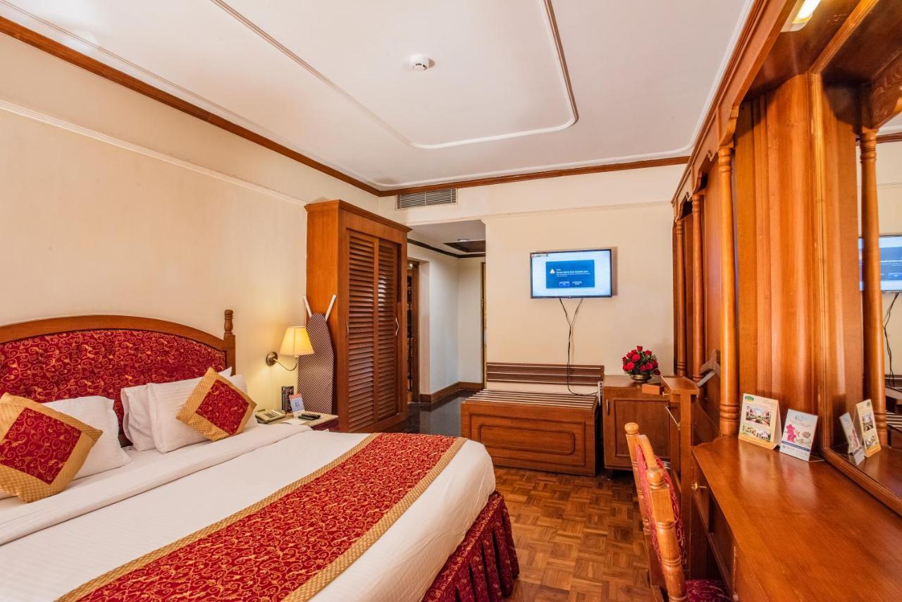 The South Park Hotel Thiruvananthapuram ภายนอก รูปภาพ