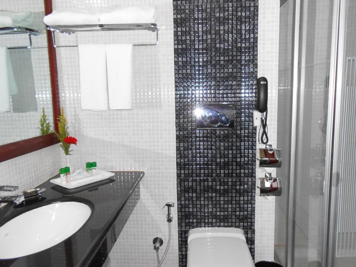 The South Park Hotel Thiruvananthapuram ภายนอก รูปภาพ