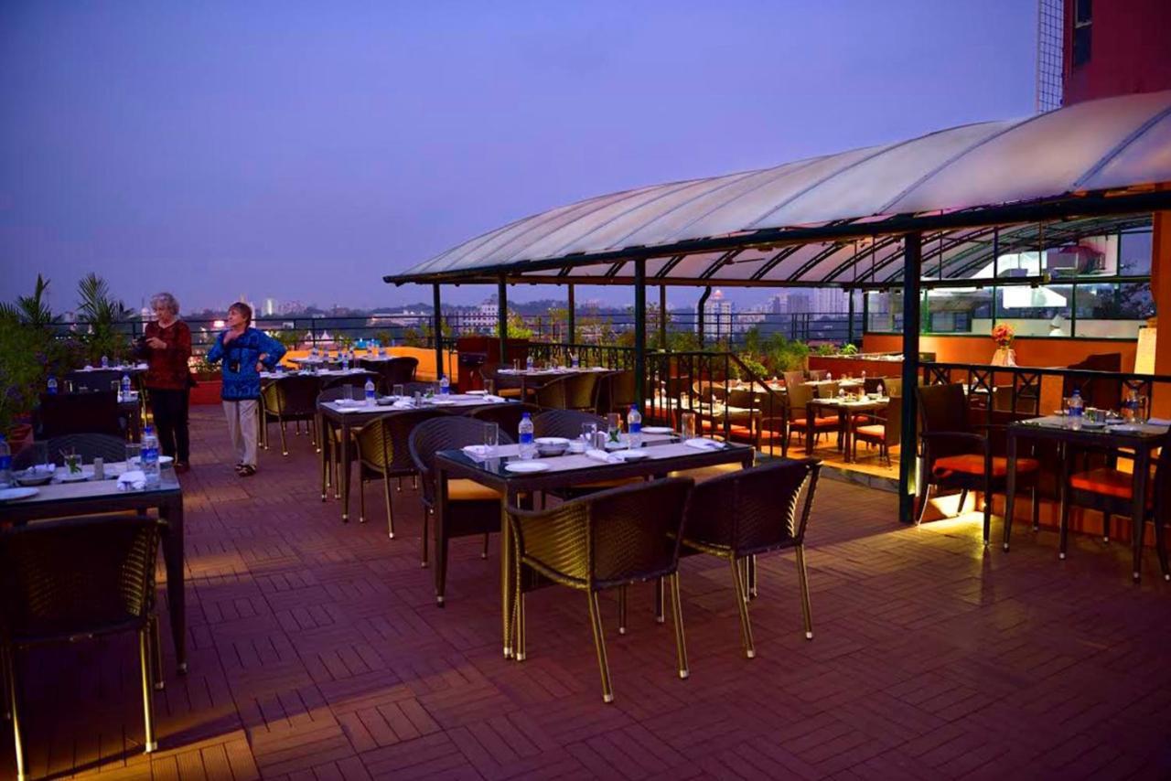 The South Park Hotel Thiruvananthapuram ภายนอก รูปภาพ