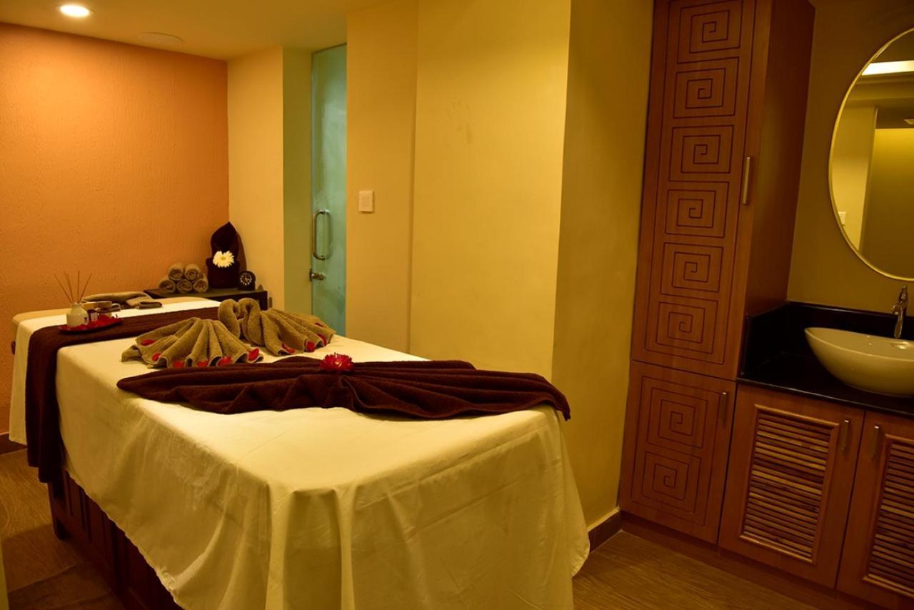 The South Park Hotel Thiruvananthapuram ภายนอก รูปภาพ